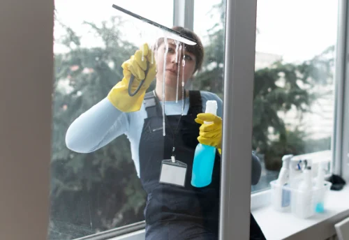 Nettoyage de vitres intérieures et extérieures à Persquen